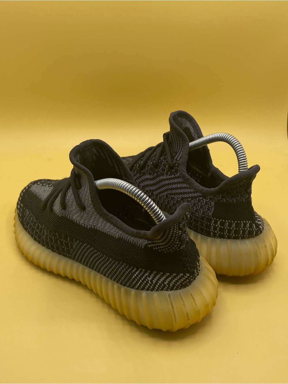 adidas Yeezy Boost 350 V2 Black Grey with Gum Sole - Picture 3 of 4